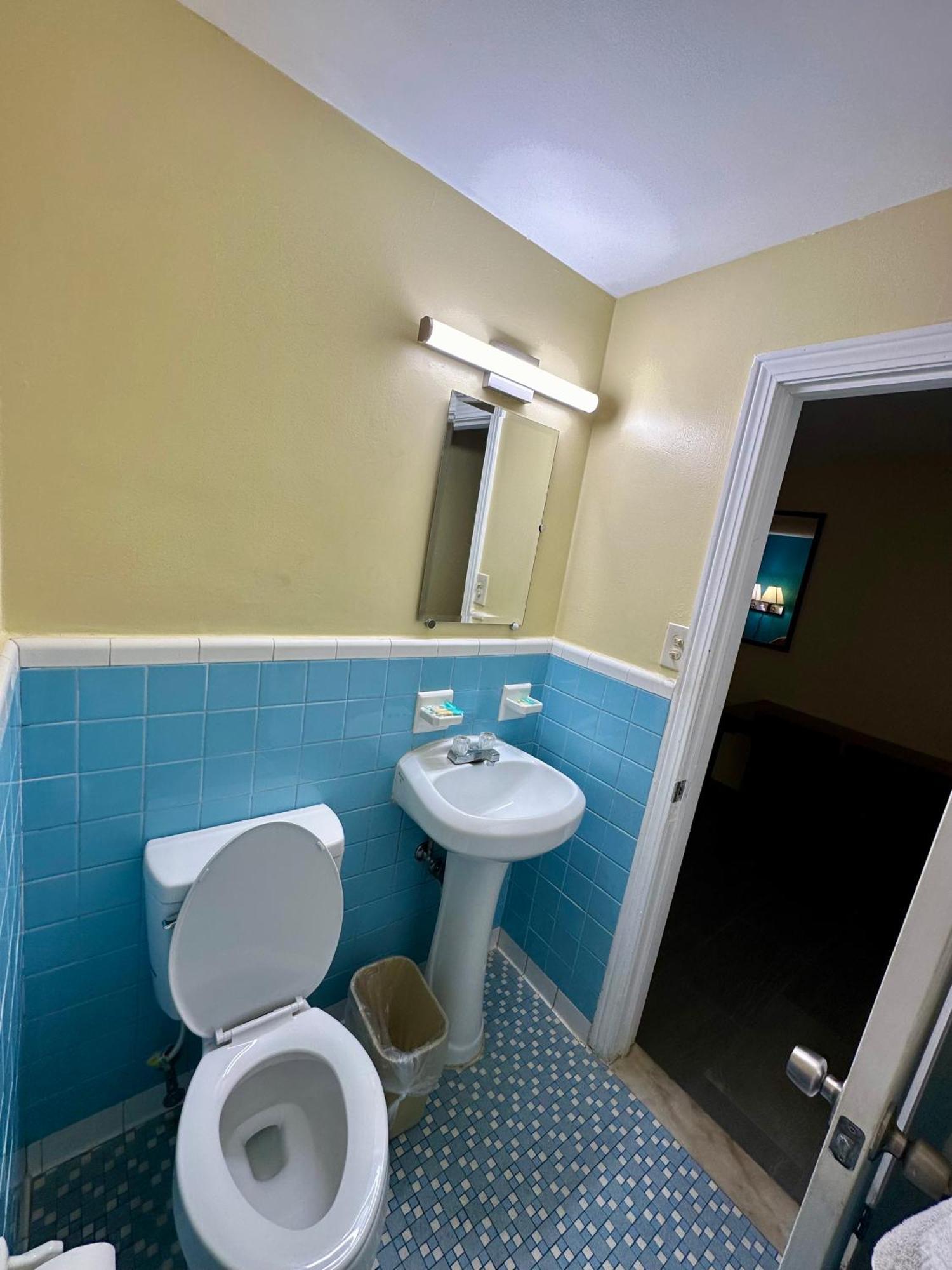 Bel-Aire Motel Tuscaloosa Room photo